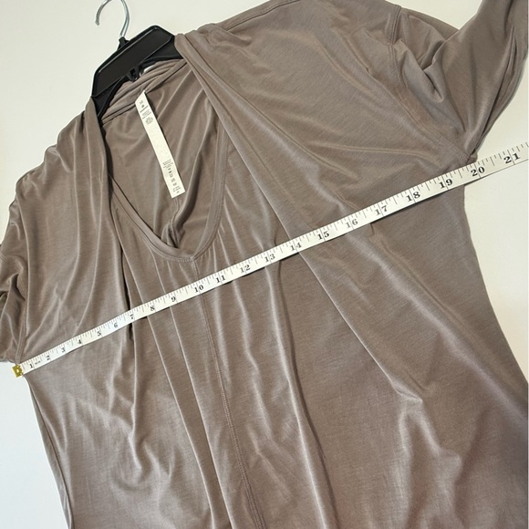 Lululemon Modal Long Sleeve Top V Neck Comfy Taupe Color Size 10 - Picture 10 of 12
